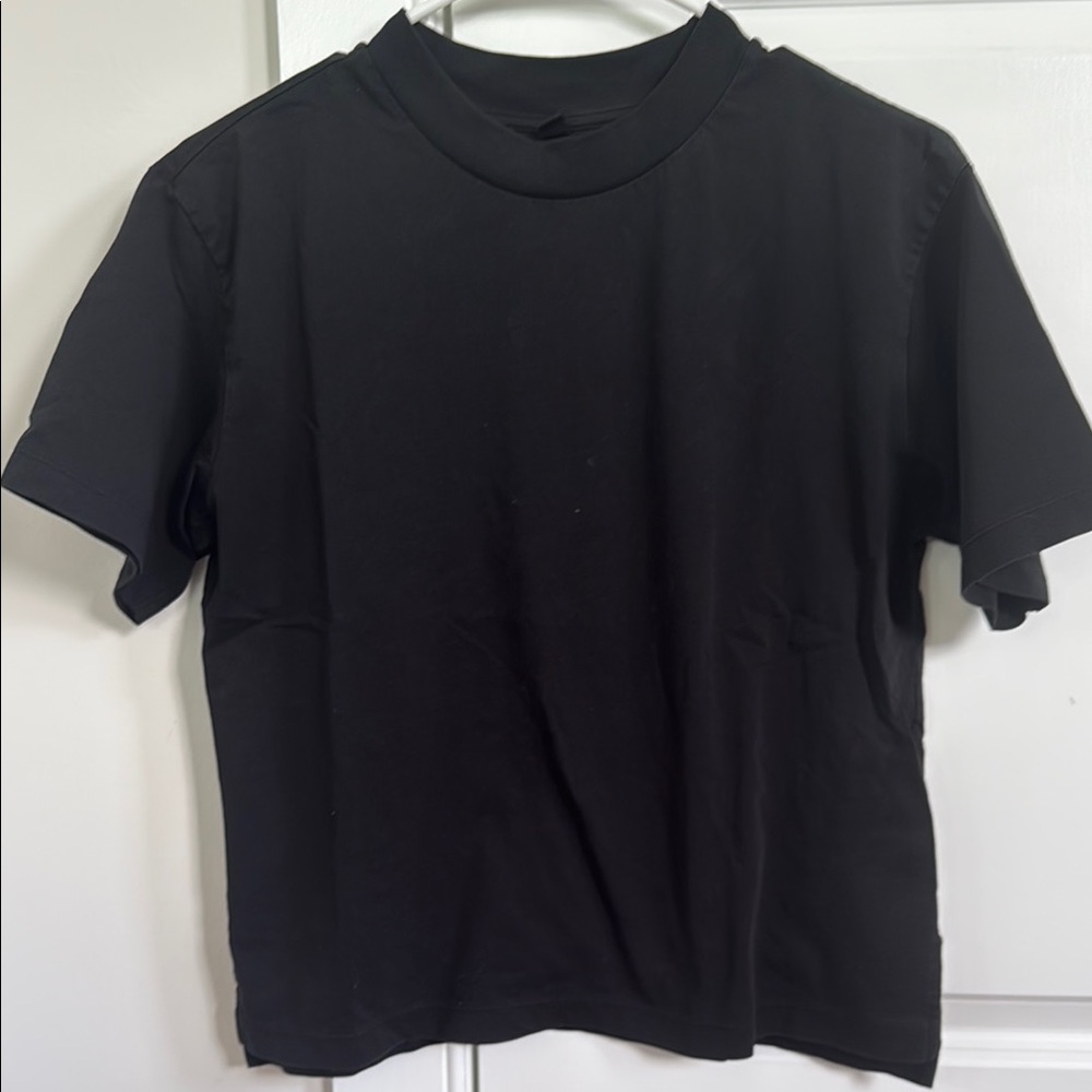 Uniqlo Black Short Sleeve Tees